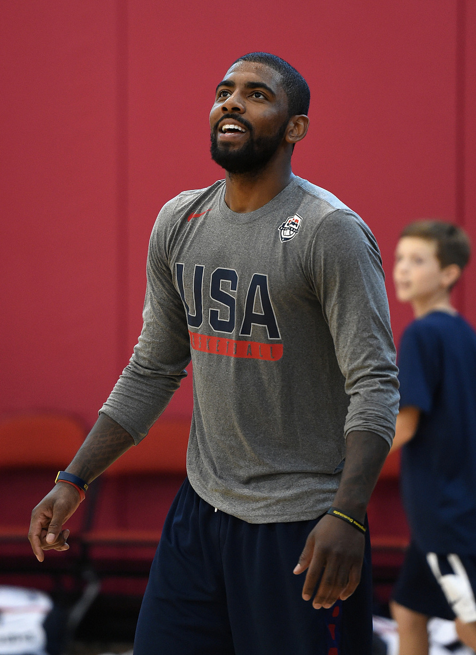 这起球员冲 这起球员冲